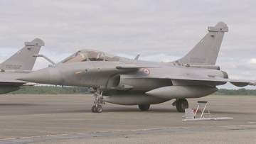 森田空幕長「日仏防衛協力 宇宙分野へ拡大」　新型戦闘機ラファール「F4」初飛来