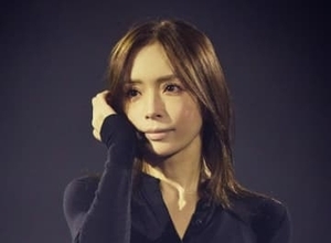 【 浜崎あゆみ 】 「１日があっという間という爆速の感覚を超えて　１日が無限に終わらないという感覚に変わった」　カウントダウンライブへ向けラストスパート中