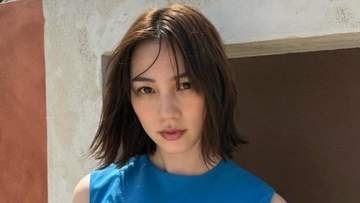 【 のん 】青いマキシドレスのオフショット公開にファン反響「美しさが溢れてる」「眩しさと透明感がスゴイ」