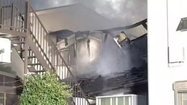 さいたま市浦和区の木造2階建て住宅が全焼　住人の高齢夫婦と連絡取れず