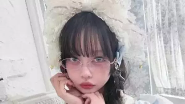 【 中村雅俊・五十嵐淳子夫妻の三女 】中村里砂　連日のオフショット投稿にファン歓喜「ずっとオフショ待ってました…」「めっちゃかわいい　まじ天使」