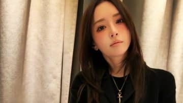 【 浜崎あゆみ 】 「脱線しまくりロング配信にお付き合いくださり有難うございました！」　オフショットも公開