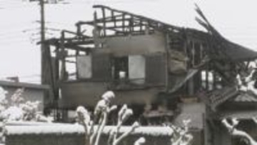東京・稲城市の2階建て住宅が全焼　焼け跡から性別不明の2人の遺体