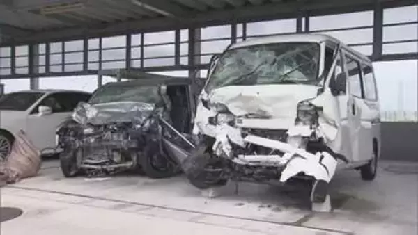 高速道で正面衝突　2人死亡、1人が意識不明　近くの料金所で「車がUターンし逆走」との通報も　奈良・西名阪自動車道