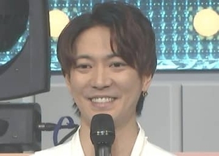 【 ふぉ～ゆ～・辰巳雄大 】　松崎祐介との連係プレイを披露　「通訳の辰巳雄大です。来年15周年間違いなくふぉ～ゆ～のターニングポイントになる節目の年になりそうです」