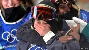 ビッグエア・村瀬心椛が史上初、大逆転の金メダル！「夢見てるんじゃないか」2大会連続の表彰台、木村葵来とアベックV【ミラノ五輪】