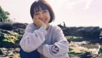 【 安達祐実 】水辺にビーサンでキラキラ笑顔「息抜きできたかな？」　フォロワー反応「この写真に癒された」連休の過ごし方集まる