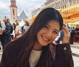 「【佐藤ありさ】　2児の母で37歳モデル　サッカー元日本代表・長谷部誠さんの妻　子どもと手をつなぎ近況を報告」の画像1