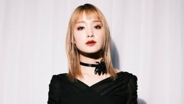 【 剛力彩芽 】 「美しくて上品で優雅でした」　ファッションショーで魅せた　金髪に黒いロングドレスのショット公開