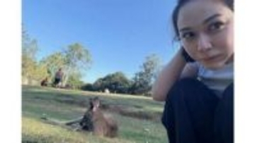 【 村重杏奈 】　オーストラリアで詰め込み撮影　「コアラTime 5分　カンガルーTime3分でした！」　最新写真集発売に　「500万冊くらい売れてほしい」