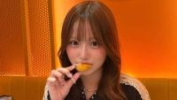 【 辻希美・長女 】希空　「おなかいっぱいたべました」　ハンバーガーショップで食事を満喫