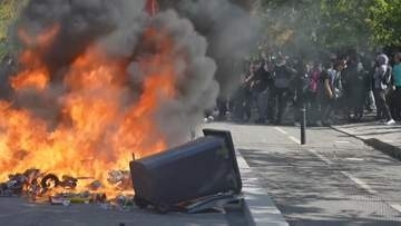 フランスで高校生による抗議デモ拡大 1900人以上拘束 「教員不足や学校の老朽化」など訴え