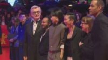 ベルリン国際映画祭が開幕　最高賞競うコンペ部門に日本のアニメ「花緑青が明ける日に」がノミネート