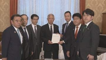 衆議院の“議員定数削減”含む選挙制度見直しめぐり与野党協議会が報告書を森衆院議長に提出　現行制度前提とした見直しは「10月末めどに具体的な結論を得るよう努力」