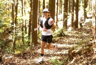 【 井上咲楽 】　トレイルランニング　50km完走　「8時間13分でゴールしました！」「紅葉がとても綺麗で秋晴れが美しい日」「トレランたのしい！」