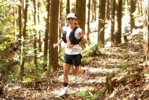 【 井上咲楽 】　トレイルランニング　50km完走　「8時間13分でゴールしました！」「紅葉がとても綺麗で秋晴れが美しい日」「トレランたのしい！」