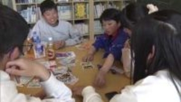 避難所に子どもの遊び場　岩手・大槌町の山林火災、延焼続く　消火活動と並行して避難者の心の支援も