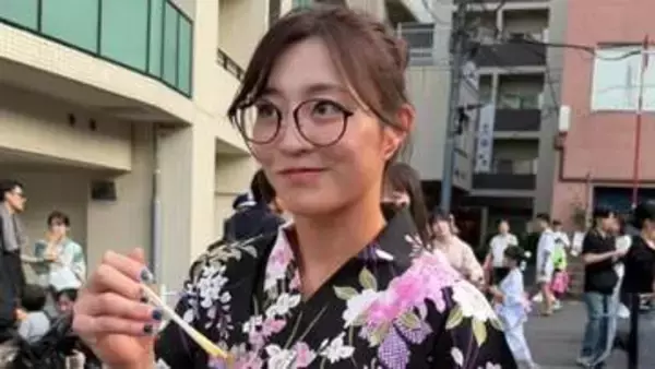 【 角田夏実 】「お祭り行きたい！！！と思って実家から浴衣を引っ張り出してきた」レアなメガネ＆浴衣ショットに「どちらも似合う」「めちゃくちゃ可愛い」