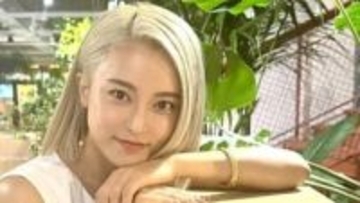 【小島瑠璃子】「2025年、人生で最も過酷で踏ん張らないといけなかった1年」「私を励ましてくれた方々に　心から感謝です」