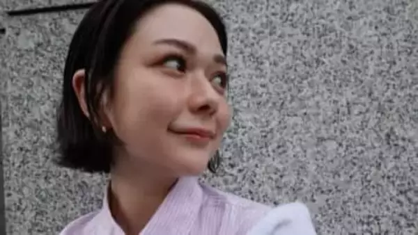 【 村重杏奈 】焼肉屋さんで「森重と呼ばれる」のが悩み　コーデ写真の4枚目で “目を瞑ってしまったよー！滅！”