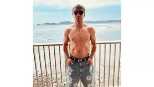 【 魔裟斗 】　47歳とは思えない “バキバキ”肉体美 に絶賛の嵐「カラダ仕上がってる」「イケおじ」　逗子リゾートでクルージング満喫