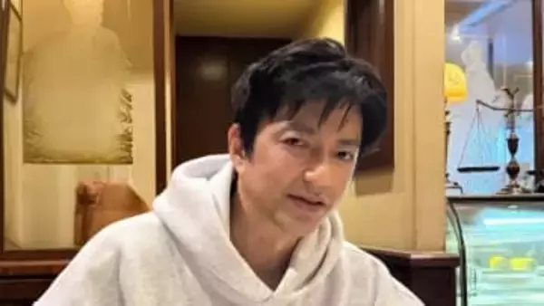 【 大沢たかお 】書類＆ケーキで打ち合わせ「目合っちゃった」「カフェデート妄想で年末年始、乗り越えられます」