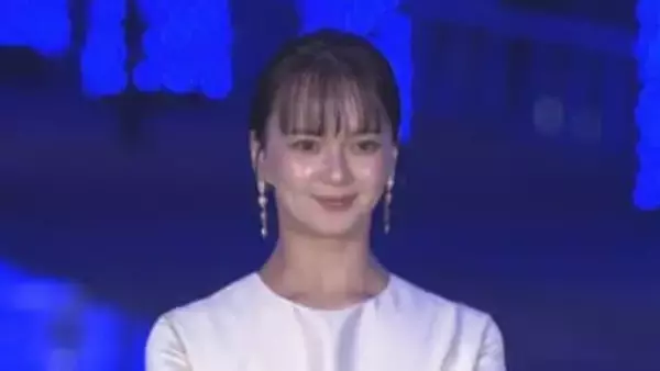 【 多部未華子 】　東京・渋谷　「青の洞窟」点灯式に出席　「実は去年も見に来ていました」