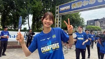 SVリーグ2代目女王  SAGA久光が地元・佐賀で優勝パレード　 中田久美監督、連覇へ「勝ち続けることのほうが難しい」