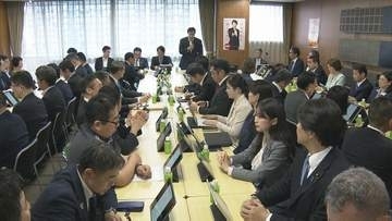 食料品の消費税「1％にすべき」意見あがらず　自民党の税制調査会で会合