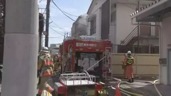 【速報】東京・板橋区の2階建ての建物で火事 「バッテリーがかなり爆発」と通報　3人逃げ遅れも全員救助、意識あり