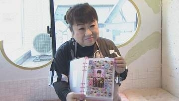 【天童よしみ】シール友達のaikoに 「レアなやつ早く欲しい」　原宿・シール交換カフェに〝よしみ店長〟降臨