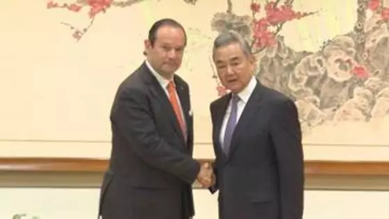 中国外相　パナマ外相に中国企業の権益守るよう要請　香港系企業のパナマ運河港湾運営権取り消し念頭に