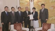 高市総理「政府として早急に法律案の作成に取りかかる」　皇族数の確保策「立法府の総意」提出を受け