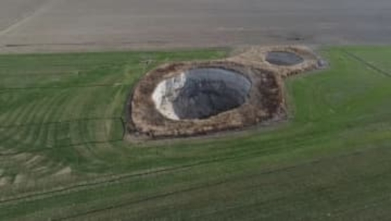 トルコ　農業地帯に巨大な陥没穴が出現 約700か所　雨不足など影響か