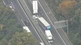 「圏央道で5台が絡む事故 2人死亡 トラック運転手を過失運転傷害の疑いで逮捕　外回り入間ICから狭山日高IC間が通行止め」の画像1