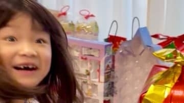 【 ののちゃん 】クリスマスのプレゼントに姉妹で大喜び「やったーサンタさん本当にありがとうございます！」