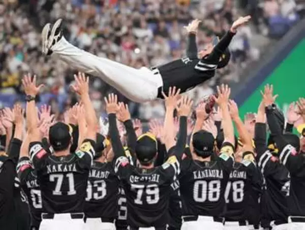 【ソフトバンク】破竹の9連勝で一気に3年連続22度目 リーグ優勝決める！ 小久保監督 球団60年ぶり3度目3連覇の快挙 牧原大がⅤ打