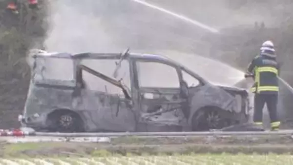 栃木・宇都宮市で車両火災　焼け跡から身元不明の遺体見つかる