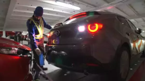 トランプ関税と地政学に揺れる輸出の最前線「自動車運搬船」に密着　船積みのプロの神業「ご飯のために頑張っている」