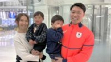 スキークロスのエース・須貝龍が出国、前回わずか“第1関節差”の敗退から雪辱へ「1ミリでも先に」大ケガ乗り越え悲願のメダル狙う