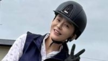 【 華原朋美 】「息子も乗るようになったので」親子で乗馬を楽しむ姿公開　「息子さんと乗馬お似合いです」など反響