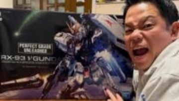 【 ダイアン・津田 】巨大ガンプラに衝撃〝息子が合格祝いで欲しがってた〟フォロワー大盛り上がり「合格おめでとう」「最高のお父さん」