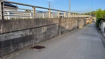 君津市でひき逃げか　男性（66）が死亡　現場には車両のライトカバーとみられるレンズ片が散乱　千葉県警