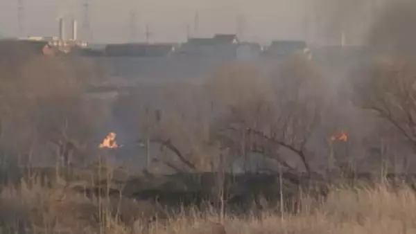 茨城県常陸太田市の住宅・工場火災 山林に延焼中 午前9時40分時点で約8ヘクタール焼ける ヘリ消火活動も鎮圧の見込み立たず