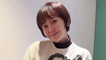 【 華原朋美 】 「髪切っちゃったっ♥」「ロングヘアは大好きだけど子育てしていると巻いたりする時間も無くなっちゃう」「なんだかスッキリな気分です」