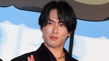 【 宮舘涼太 】本木雅弘から「カメレオン俳優！末恐ろしい」と絶賛も　最後のキメ台詞でまさかの甘噛みに吉高由里子ら大爆笑