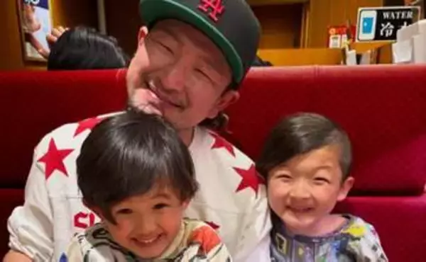 【 中村獅童 】こどもの日　愛息2人と回転寿司へ　親子そっくりな写真公開に「めちゃそっくりで可愛い」と反響