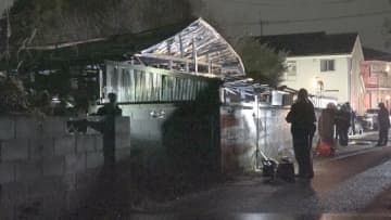 茨城県水戸市の木造平屋建て住宅で火事　女性1人逃げ遅れか　現在も消火活動中