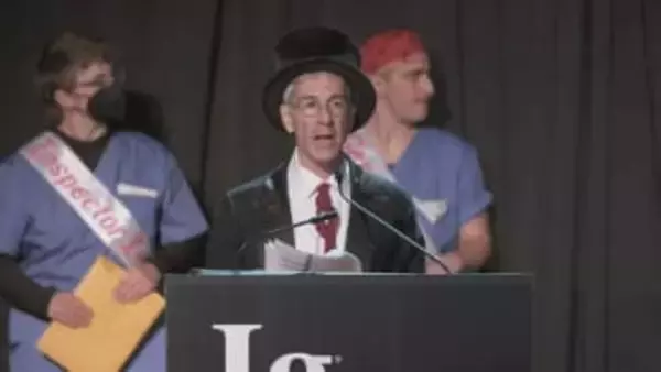 「イグ・ノーベル賞」授賞式をアメリカからヨーロッパへ移行　トランプ政権のビザ厳格化など影響か