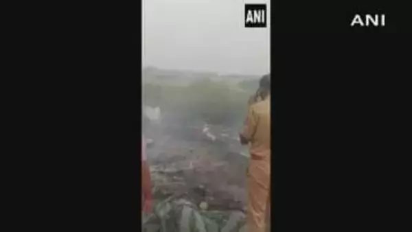 インド西部 自家用ジェット機が着陸失敗し炎上　搭乗の州副首相ら5人死亡